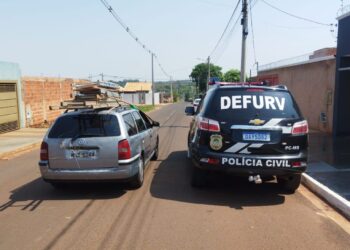Polícia recupera Parati furtada, que estava escondida em área de cemitério do Moreninha IV