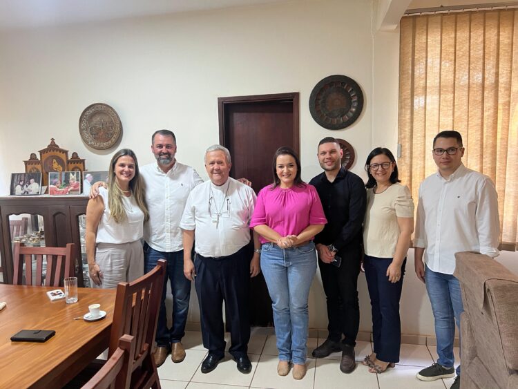 Em encontro com Dom Dimas, Adriane reafirma compromisso com políticas públicas em defesa da vida