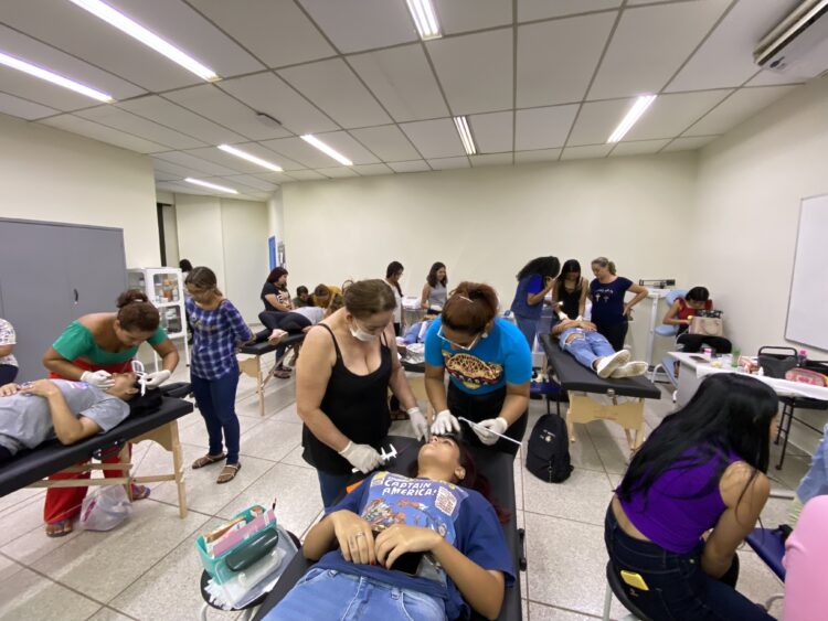 Prefeitura da Capital oferece curso de design de sobrancelha e mais 4 cursos gratuitos
