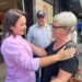 Adriana faz caminhada na Rua 14 de Julho e destaca propostas para fortalecer comércio e gerar emprego e renda