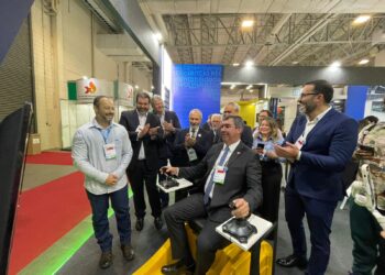 Sistema Fiems apresenta soluções educacionais e de inovação em feira internacional de celulose