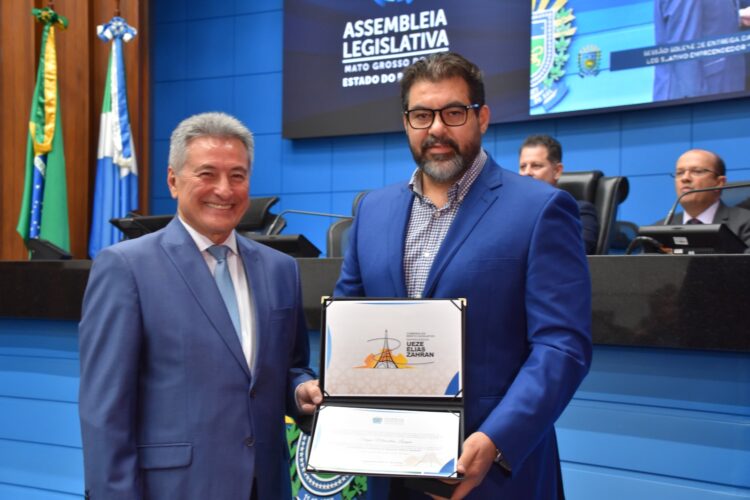 Presidente e diretor da Fiems são condecorados com Comenda “Ueze Elias Zahran”