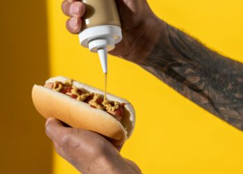 Hot Dog: Uma paixão nacional impulsionada por promoções e empreendedorismo