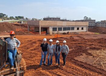 Mulheres na linha de frente: a revolução feminina nos Canteiros de Obras