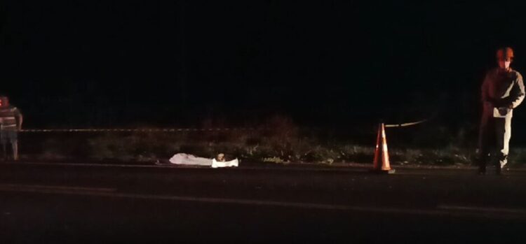 Motociclista morre em colisão com Corolla, a filha garupa foi socorrida e levada ao hospital