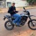 Jovem motociclista morre ao colidir em ônibus, em cruzamento da Capital