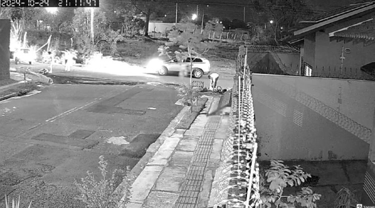 Cinco crianças são atropeladas por VW Gol enquanto brincavam em rua do Taquaral Bosque