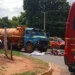 Caminhão limpa fossa colide na traseira e mata motociclista na Guaicurus