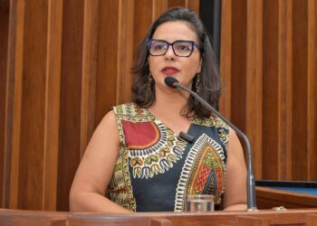 Deputada Gleice Jane participa de entrega do Troféu Zumbi dos Palmares e Tia Eva na ALEMS