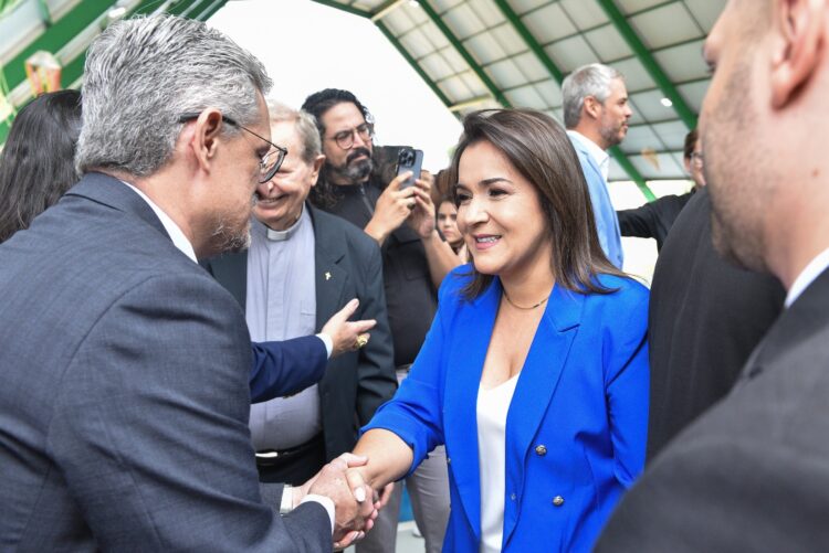 Em agenda com ministro, prefeita reforça compromisso em transformar educação de Capital em referência