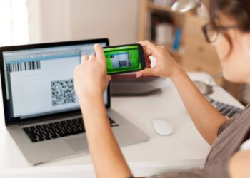 Na semana da Black Friday, advogada orienta consumidores sobre o golpe do pix