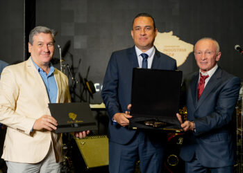 Presidente da Arauco é homenageado pela FIEMS com Medalha da Ordem do Mérito Industrial