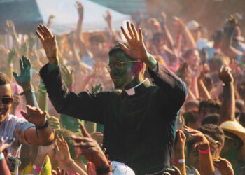 Capital acolhe jovens católicos com evento gratuito, shows nacionais e momentos de fé