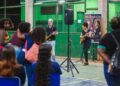 Escolas de cinco cidades de MS recebem música e diálogo voltado à luta antirracista