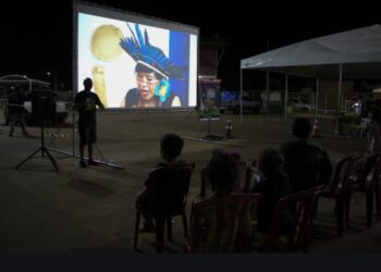 Cinema ao ar livre chega a Sidrolândia com o projeto Vizinhança na Praça