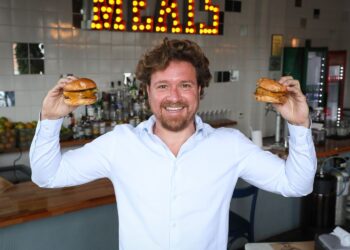 Claudio Baran visita as hamburguerias do Burger Fest na Capital