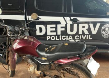 Dois são flagrados com moto BOB adulterada e com placa falsa pela Ernesto Geisel