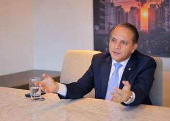 Deputado refuta julgamento do STF sobre regulação das redes sociais e alerta para ameaça à liberdade de expressão