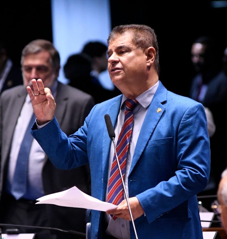 Senador propõe medidas para regulamentar sistemas de inteligência artificial
