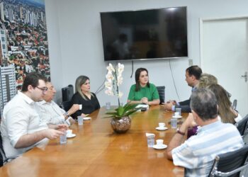 Prefeita Adriane Lopes fortalece parceria com o comércio e indústria para impulsionar crescimento de Campo Grande
