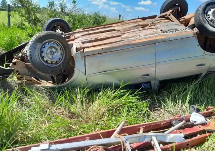 Homem morre e dois irmãos ficam feridos em capotamento na MS-166, em Ponta Porã