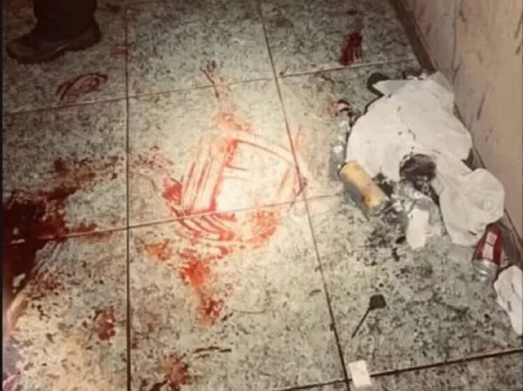 Dono de casa deixa amigo cuidando e quando volta o encontra morto a golpes de faca