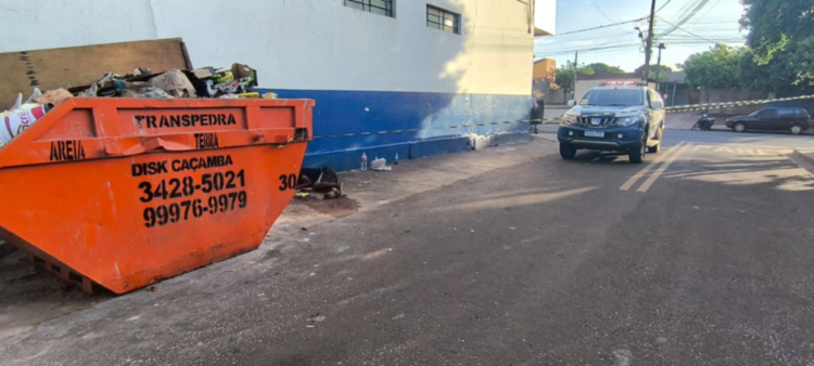 Morador de rua é assassinado com pedradas na cabeça em Dourados
