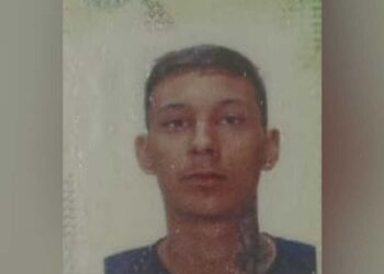 É identificado o rapaz de 19 anos que morreu ao bater a moto em poste da Duque de Caxias