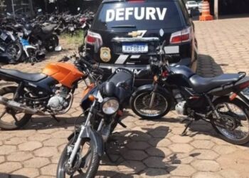 Dois são presos, após perseguição da polícia, e várias motos BOBs aprendidas no Los Angeles