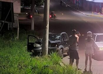 Capivara News TV: Homem morre ao colidir Fiat Uno em poste, em Paranaíba
