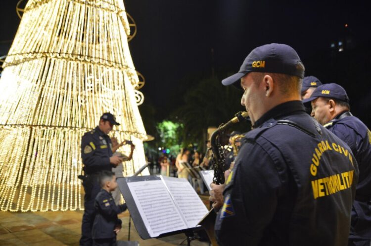 Capital ilumina a 14 de Julho e abre programação festiva que terá Cidade do Natal com Parada e as Renas e muita diversão