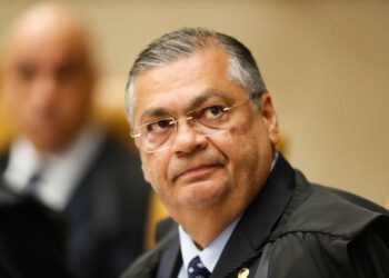 Maioria do STF mantém decisão de Dino que libera emendas com exigência de transparência