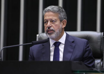 Câmara aprova urgência de dois projetos do pacote de corte de gastos do governo Lula