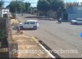 Capivara News TV: Vídeo mostra arremesso de mãe e criança da moto, após Uno invadir cruzamento