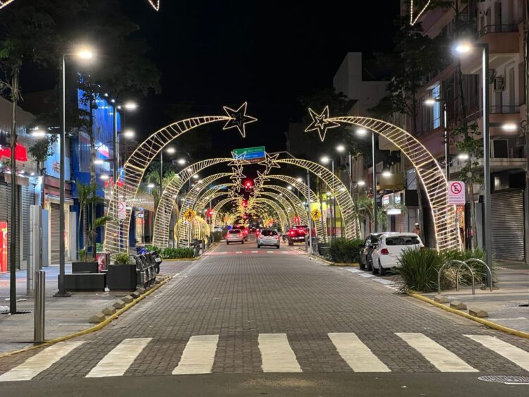 Luzes decorativas serão acesas nesta sexta para marcar o início das festividades de Natal, na Capital