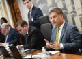 Bolsa de estudo sem imposto: projeto relatado pelo senador Nelsinho Trad avança no Senado