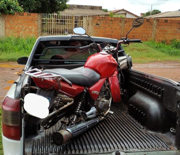 Homem é preso desmontando moto clonada no Portal Caiobá, em Campo Grande