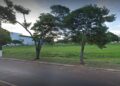 Guardas flagram dois rapazes fazendo sexo em praça e os prendem, em Dourados
