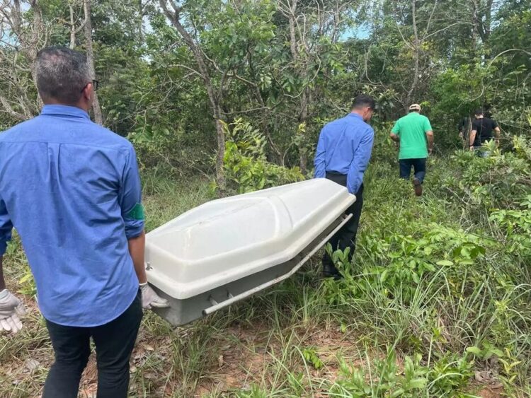 Corpo em decomposição encontrado por mulher em mata é de homem sumido há 6 meses