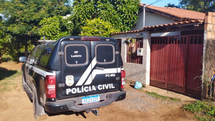 Jovem é preso por estuprar primo desde quando o menino tinha 7 anos até os 13 de idade