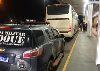 Mulher é presa por manter 71 bolivianos, entre eles crianças e idoso, em cárcere, no Tijuca