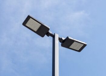 Prefeitura paralisa contratos para aquisição de iluminação de LED para avenidas e parques da Capital