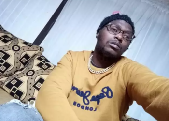 Haitiano foi espancado até a morte por grupo de 10 pessoas na Capital, após surto e ficar agressivo em vila de casas