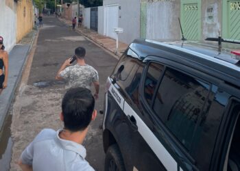 No Nhanhá, suspeitos de tráfico saem em disparada ao ver viatura, 1 é preso e boca de fumo fechada