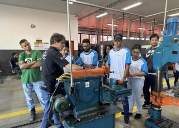 Cursos técnicos do Senai são oportunidade para quem busca novas perspectivas profissionais para 2025