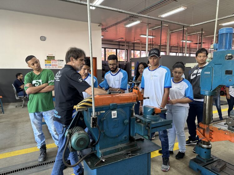 Cursos técnicos do Senai são oportunidade para quem busca novas perspectivas profissionais para 2025