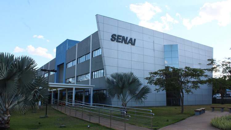 Vestibular 2025: nove em cada dez alunos graduados pelo Senai estão no mercado formal