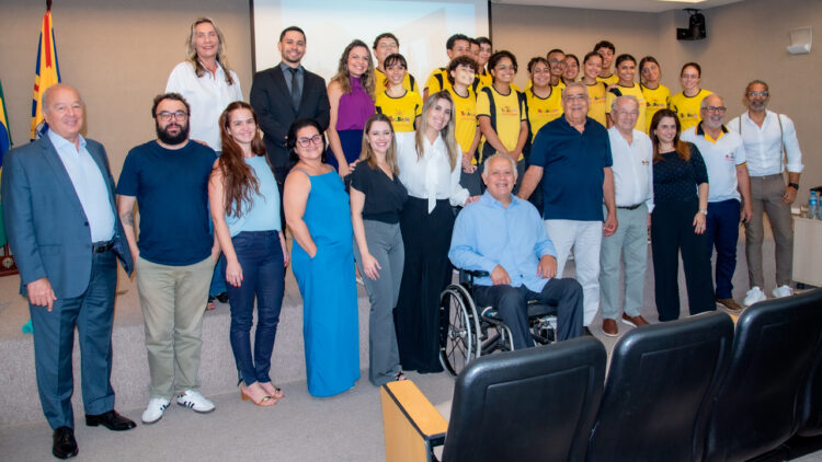 Jovens aprendizes concluem ano de trabalho no TCE-MS