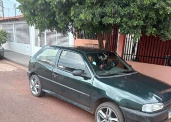 Leitora procura VW Gol, de cor verde, furtado no Jardim Bonança, na Capital