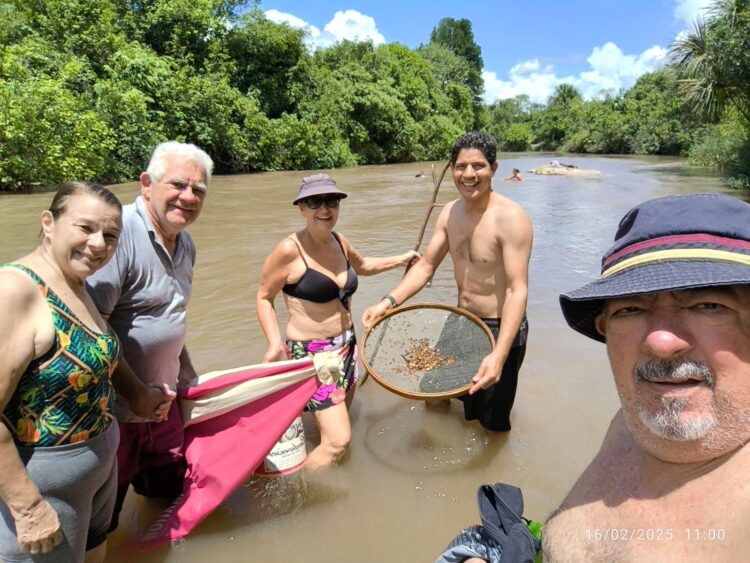 Grupo de ex-estudantes da década de 70 vive grande aventura no Rio Aquidauana